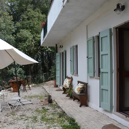 Il Leccio Nel Bosco Bed & Breakfast *