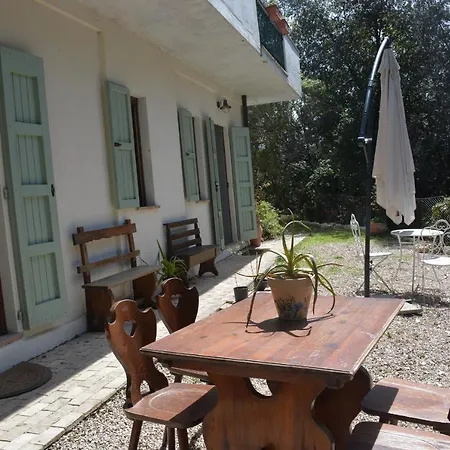 Il Leccio Nel Bosco Bed & Breakfast